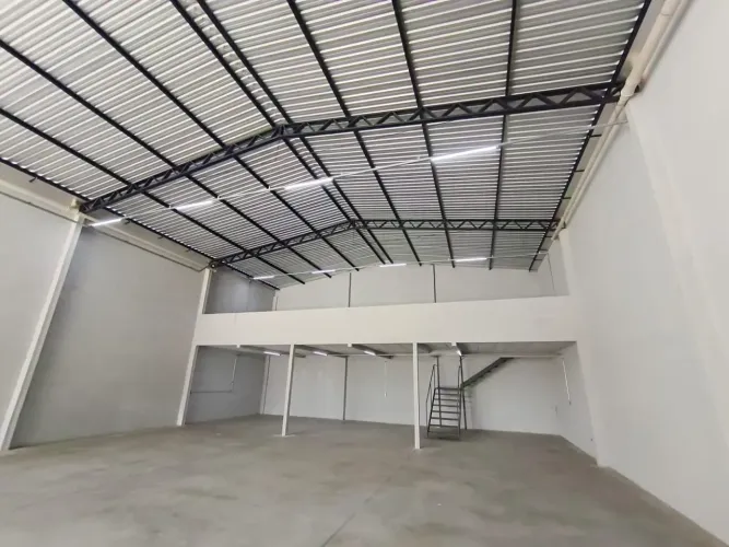 Galpao Comercial para aluguel possui 411 metros quadrados em Jardim Europa - Goiânia - GO