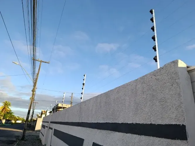Instalação e manutenção de cerca elétrica