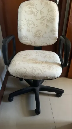 Cadeira giratória confortável