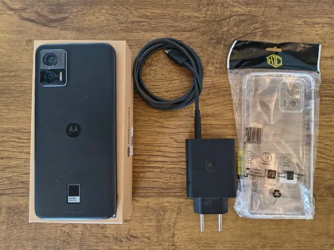 Moto edge 30 (pouco tempo usado)
