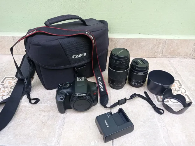 Canon EOS T6 kit 18/55 + 75/300 + bolsa + flash yongnuo