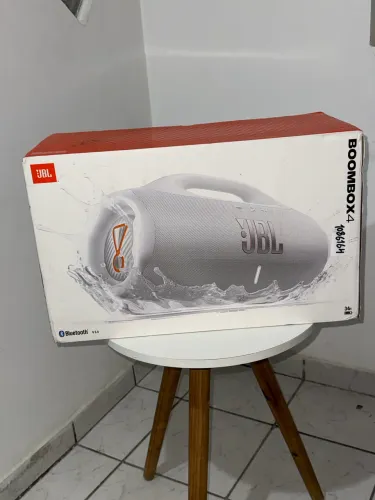 JBL Boombox 4 Branca - nova