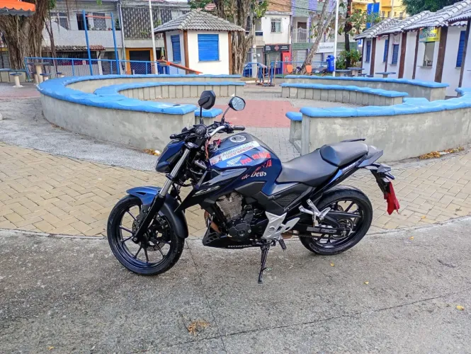 Vendo moto cb 300 Twitter