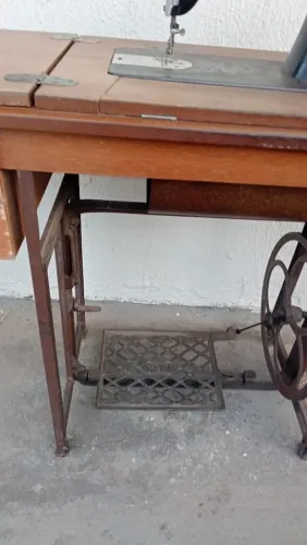 Vendo máquina antiga