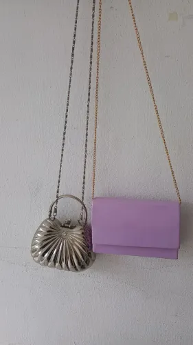 2 bolsinhas conservadas - Bairro Saci