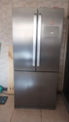 Vendo geladeira Brastemp com alguns detalhes de uso