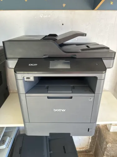 Multifuncional DCP-L5652