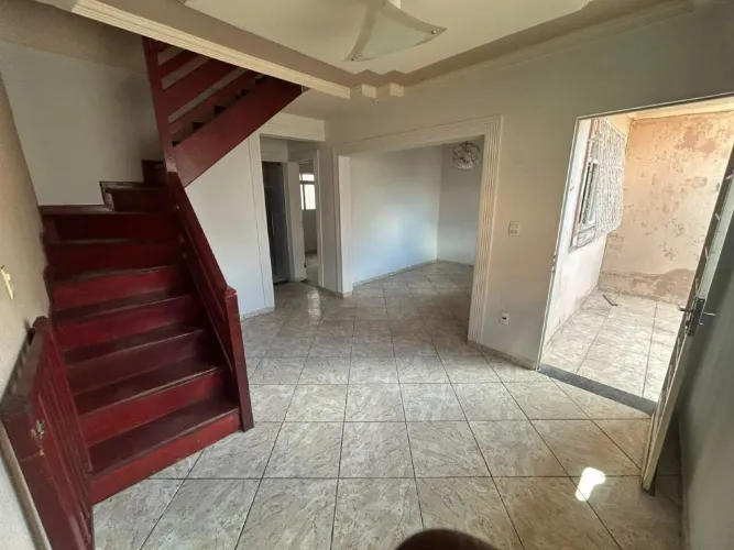 Casa geminada à venda no Bairro Brasil Industrial (BH) | 2 quartos, 1 vaga, aceita financi