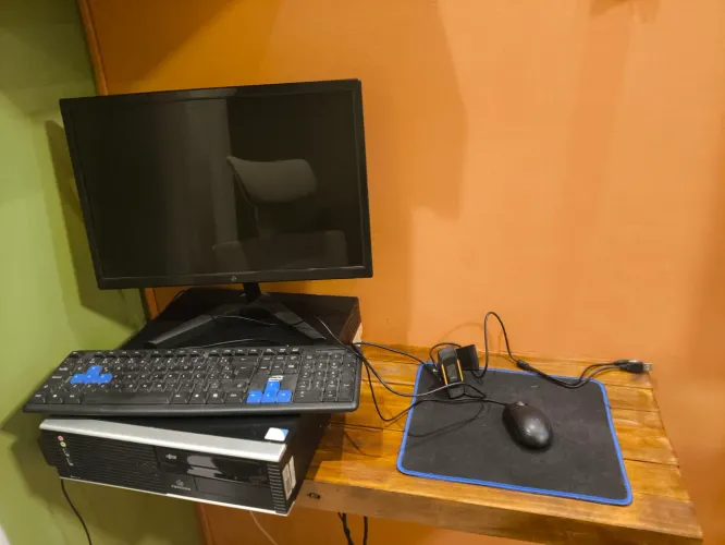 Monitor + Brindes