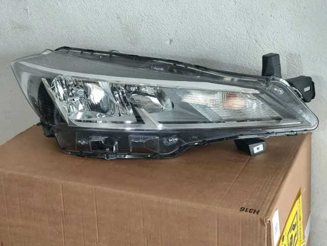 FAROL kicks 2024l lado direito original 