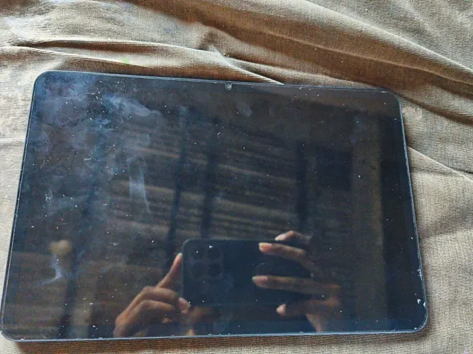 TABLET COM A TELA QUEBRADA