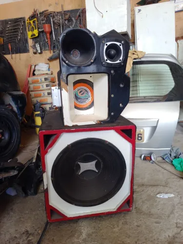 Som automotivo à venda