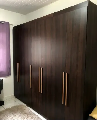 Guarda-roupa grande 7 portas