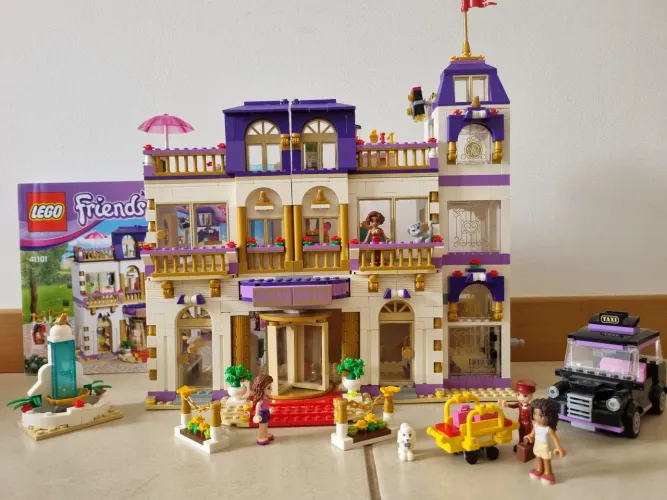 LEGO Friends O Grande Hotel de Heartlake City (41101)