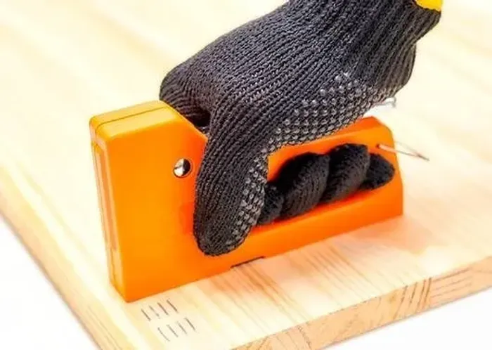 Grampeador Profissional Pressão para Madeira Tapeceiro