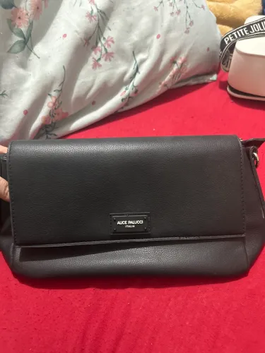 Vendo bolsas femininas em ótimas condições de uso