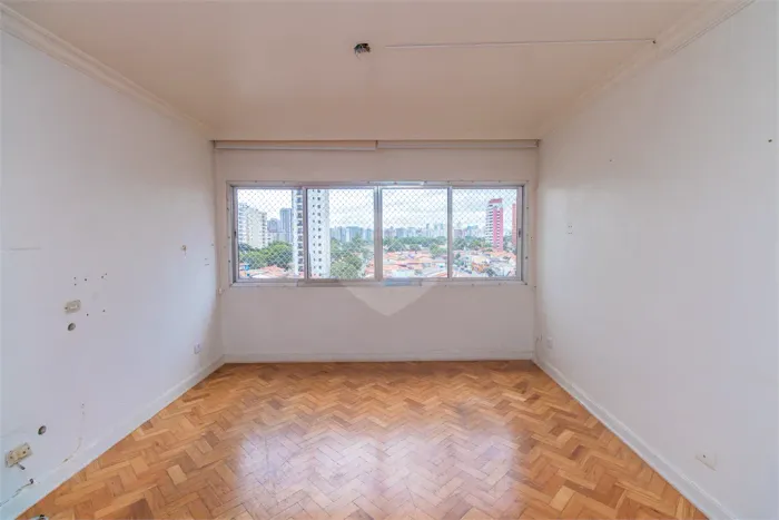 Apartamento à venda com 3 quartos, sendo 1 suíte, no condomínio Maison Montpellier, São Pa