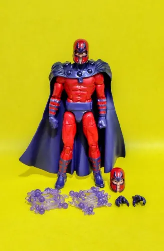 Marvel Legends Magneto (Family Matters 3-pack)