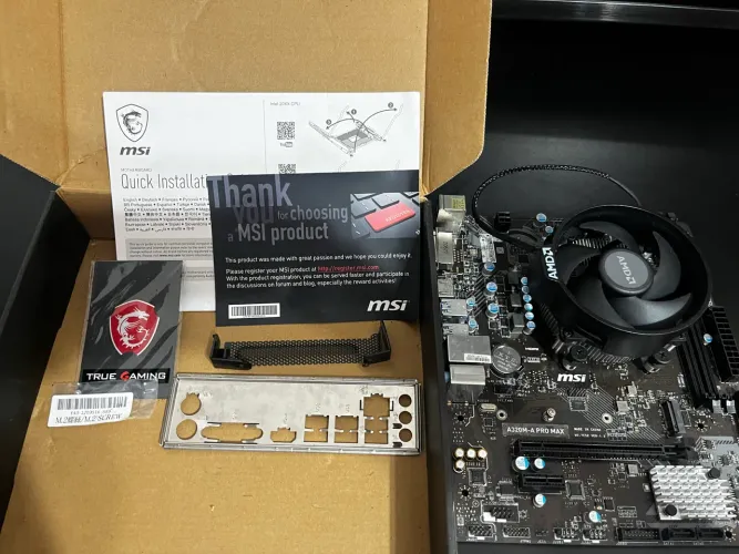 Placa-mãe MSI A320M PRO MAX + Processador AMD Ryzen 3 3200G (cooler)