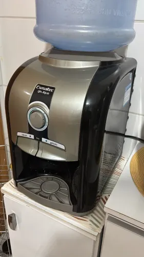 GELÁGUA Esmaltec com 3 galões de água vazios