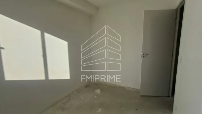 Apartamento com 1 dormitório, ampla varanda, bem localizado. Agua Branca