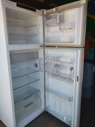 Vendo Geladeira Frost Free 445L