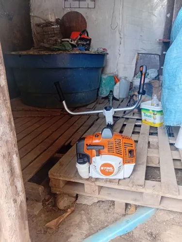 Rocadeira stihl 221nova