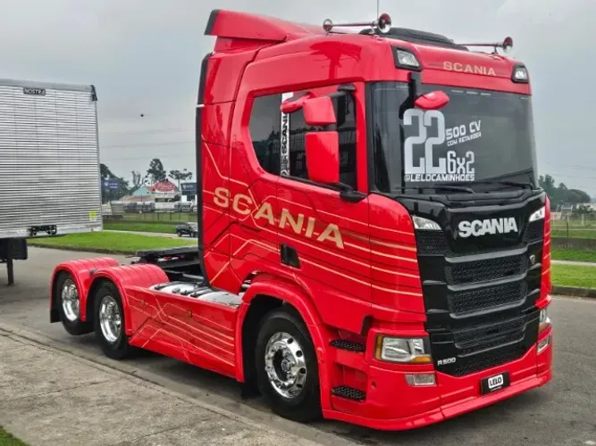 Scania R500 6x2 Ano 2022 Automático RETARDER Farol de Teto e Grade Carenagem Lateral