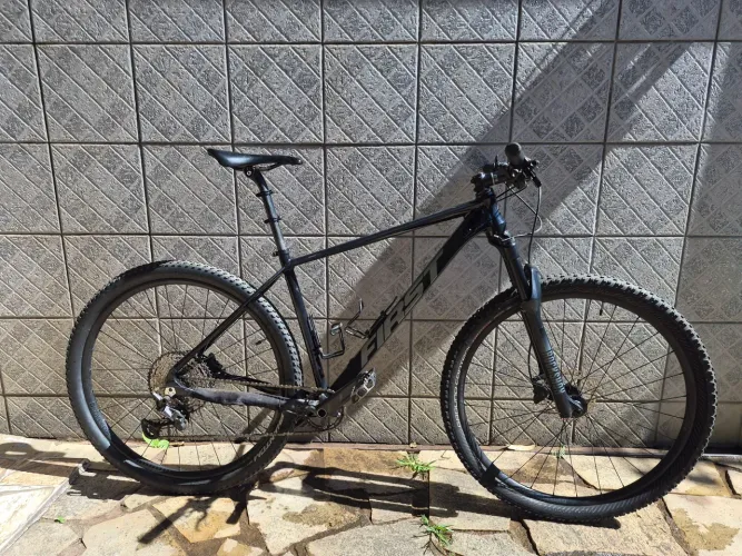 MOUNTAIN BIKE First Aro 29 Shimano XT 12v RockShox Recon