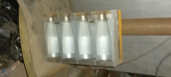 Molde de sopro 4 cavidades para garrafa de suco 500 ml com fundo e boca de aço inox