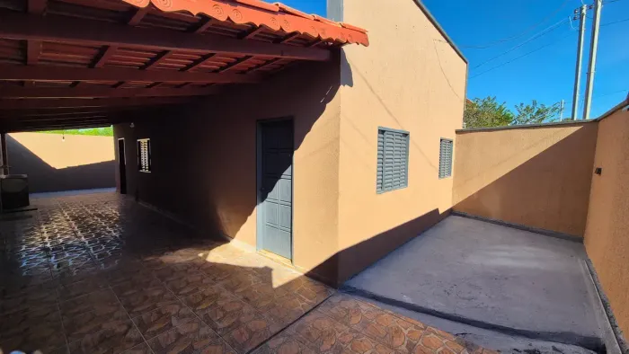 Casa Sozinha no Lote 2 Quartos no Parque Tremendão Região Noroeste