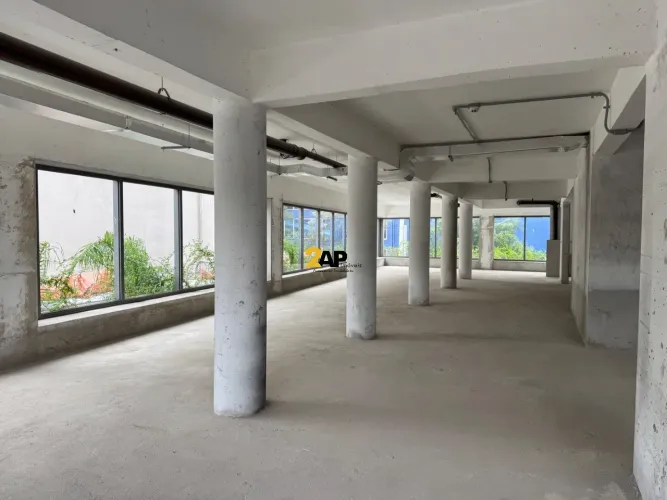 Salão Comercial - fachada ativa- à Venda em São Paulo-SP, na Vila Progredior: 3 Banheiros,