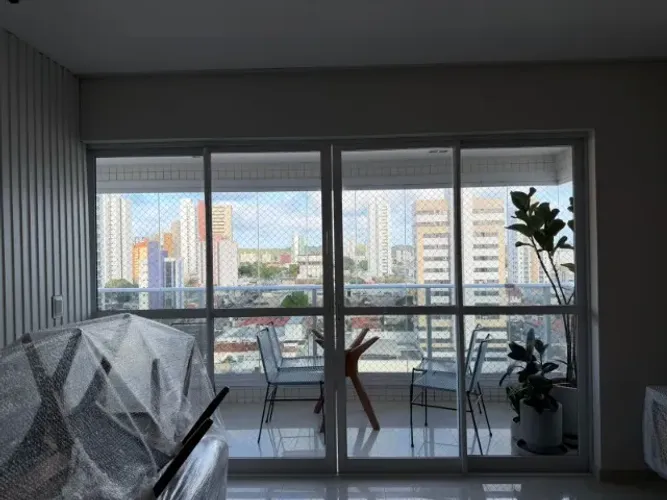 Esquadria/porta de correr de Alumínio Branca 3,20 x 2,10 m - R$ 2.500
