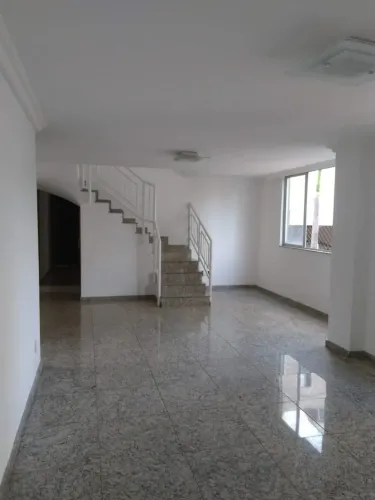 Apartamento para aluguel possui 280 metros quadrados com 4 quartos