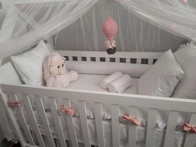 Berço montessori vira cama