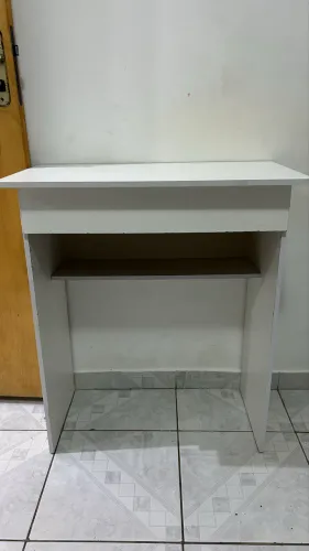 MESA PARA COMPUTADOR / PENTEADEIRA