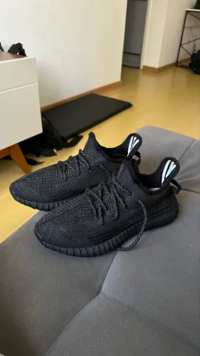 Tênis Yeezy Boost 350 v2 Static Black