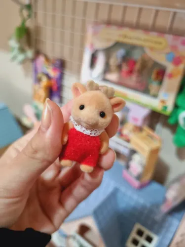 Sylvanian families bebê rena roupa vermelha