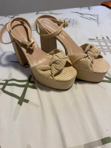 Vendo sandália My Shoes
