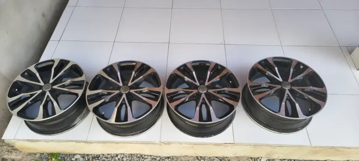 Aro 17 original corola