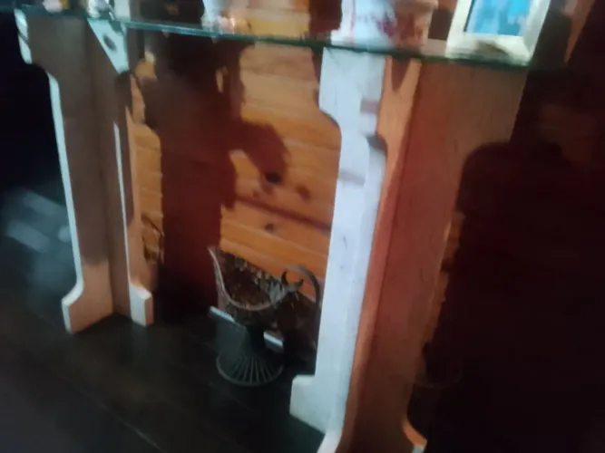 Aparador, mesinhas, cômodas, e camas!