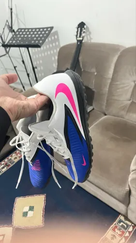 Chuteira Society Nike Phantom 6 Club Low