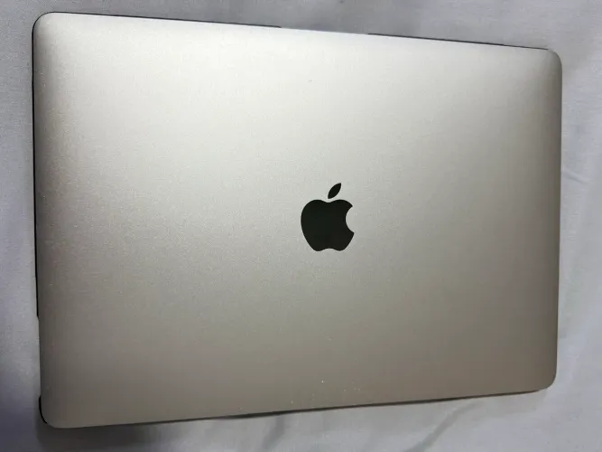 MacBook Pro 13" (2017) Touch Bar 256 SSD e 8GB de RAM