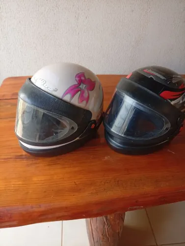 VENDO 2 CAPACETES - ÓTIMO PREÇO!