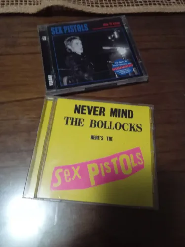 2 CDs Punk banda Sex Pistols Never Mind The Bollocks importado inglês e 76 Club Live duplo