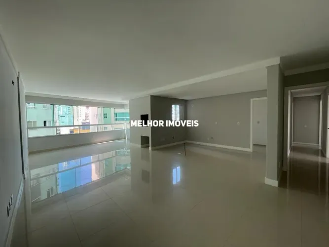 Lorena Cristina - Apartamento Garden á venda com 3 Suítes mobiliado e decorado em Balneári