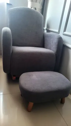 Poltrona de Amamentação de Balanço + Puff | 8 meses de uso