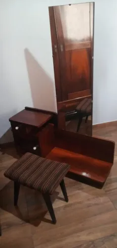 Penteadeira antiga madeira nobre
