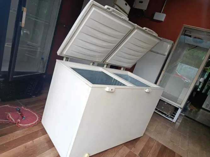 Freezer semi-novo zap *