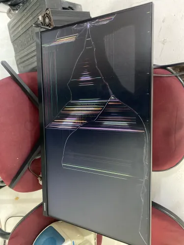 MONITOR SAMSUNG DE 24 COM DISPLAY QUEBRADO